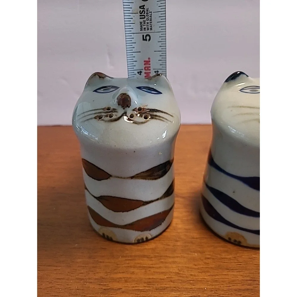 Vintage Takahashi Ceramic Cat Salt and Pepper Shakers‎ Made in Japan